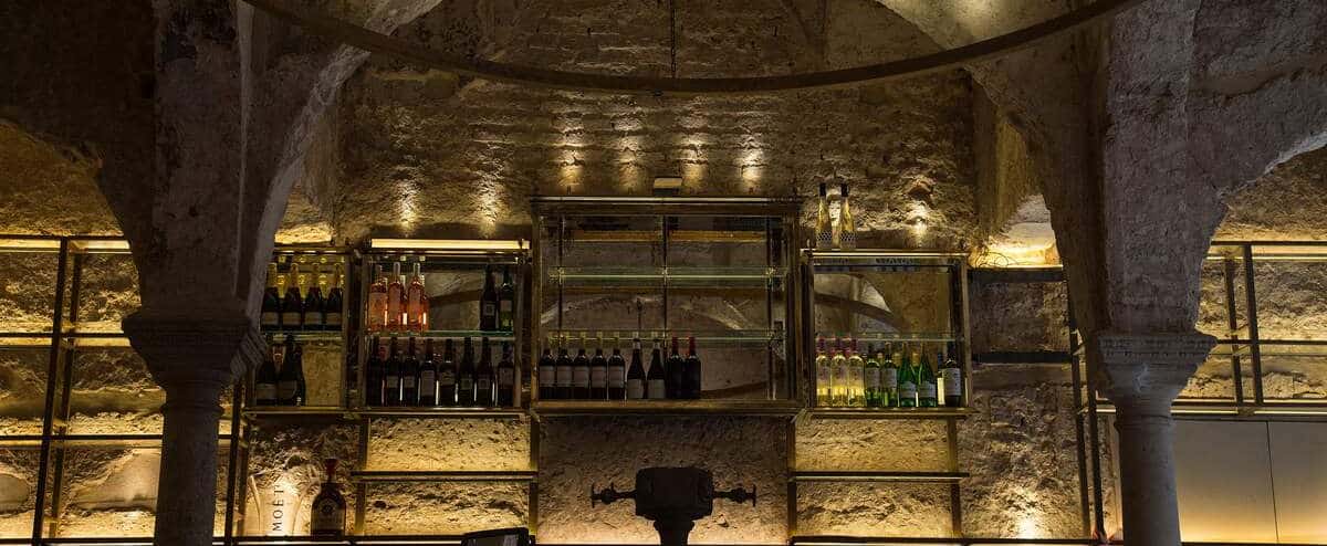 Uno stabilimento balneare del XII secolo è stato scoperto in una taverna di Siviglia Uno stabilimento balneare del XII secolo è stato scoperto in una taverna di Siviglia