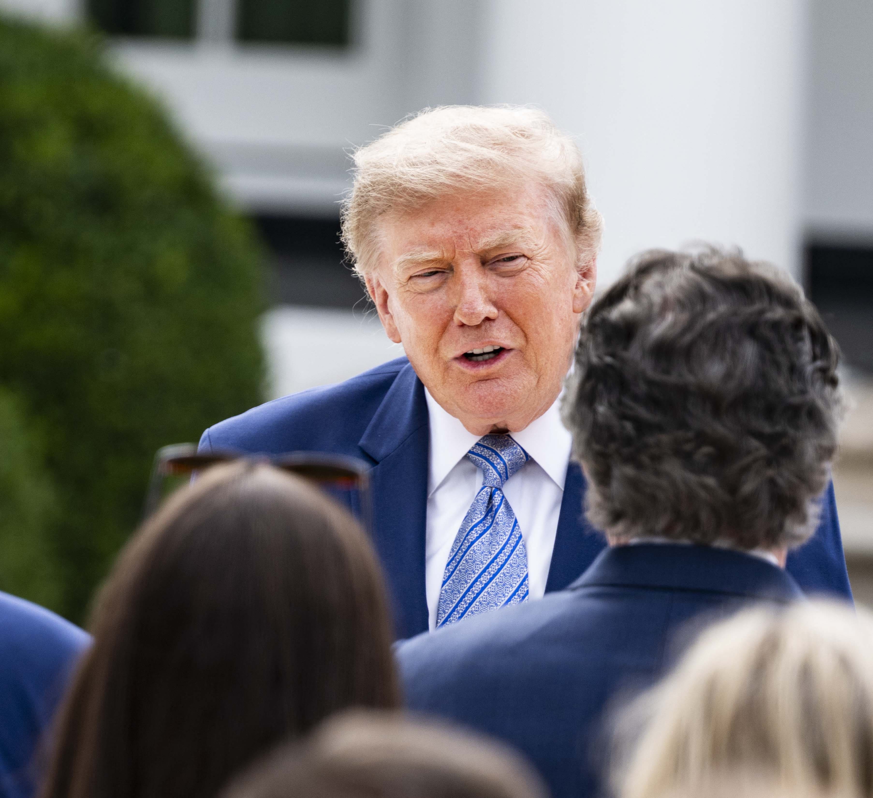 Droits de douane: «Ca suffit!» lance Trump au Canada après ses mesures de représailles