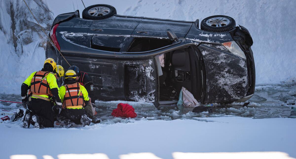 Une voiture plonge dans le canal Lachine apr&egrave;s un accident; une femme perd la vie