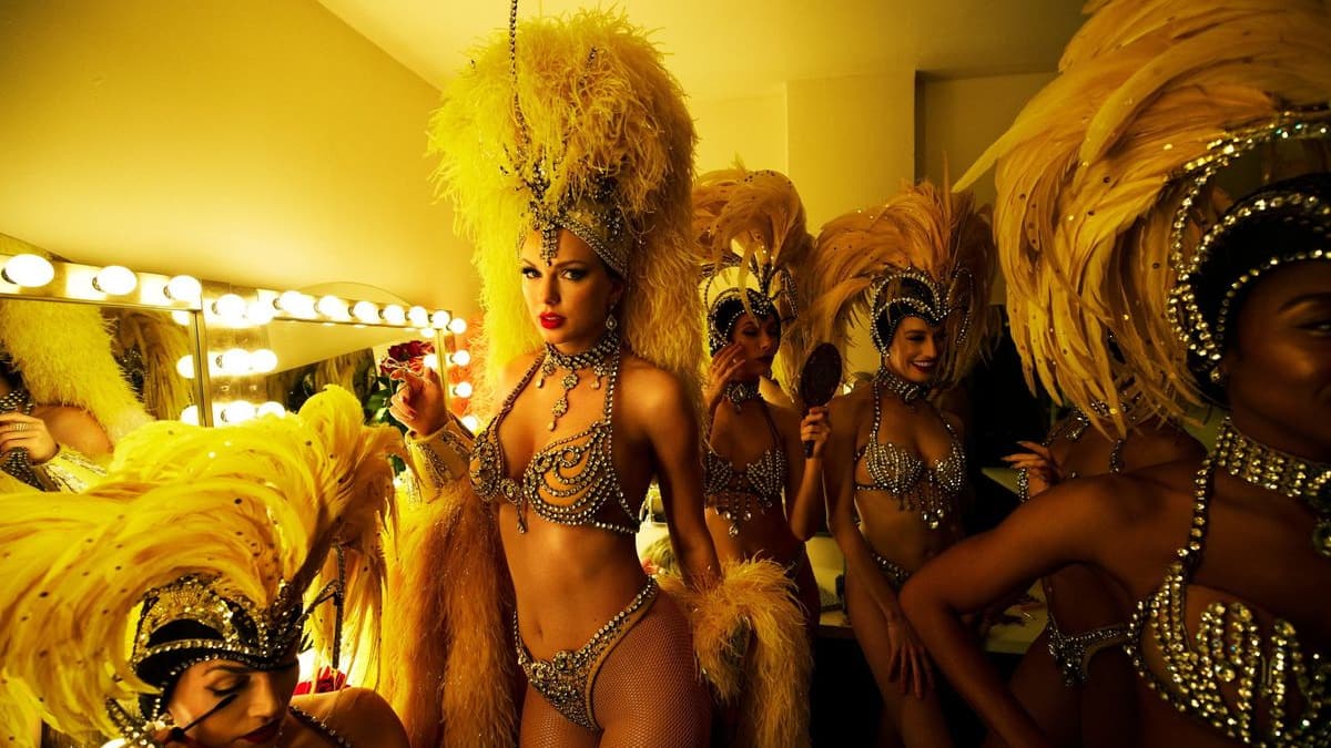 Critique | «The Life of a Showgirl»: il fait enfin soleil sur Taylor Swift (mais elle n’a quand même pas oublié ses ennemis)