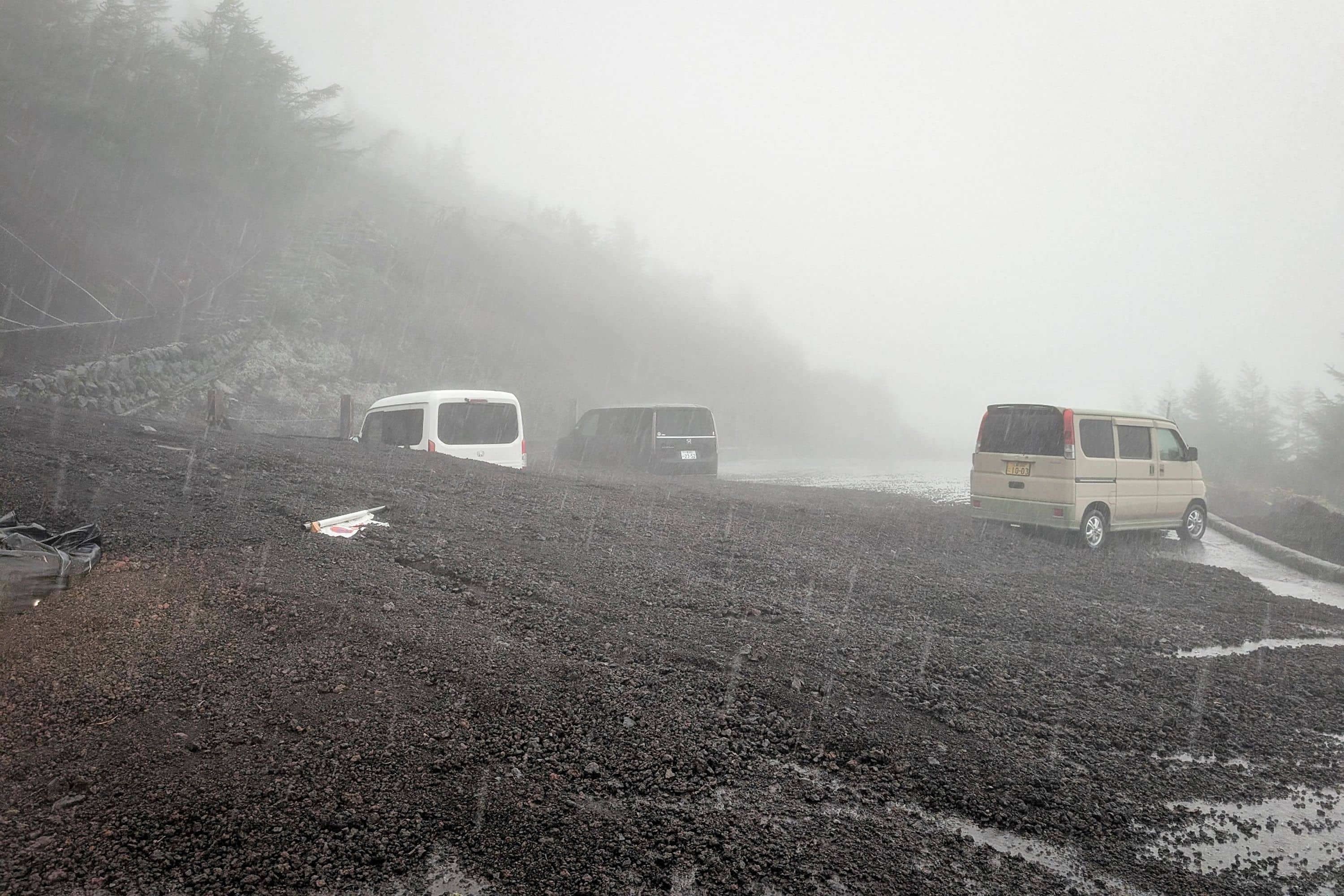 Japon: des intempéries provoquent un glissement de terrain au mont Fuji