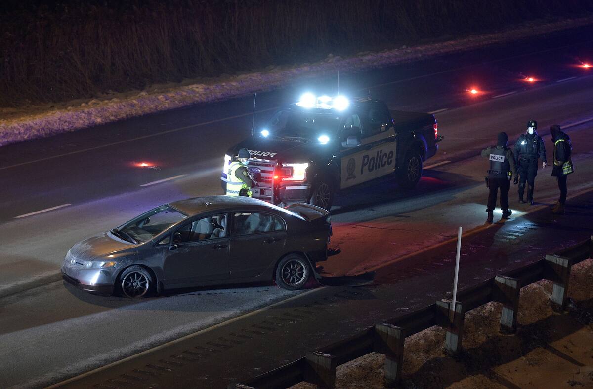 Un suspect touch&eacute; par un Taser lors d&rsquo;une poursuite polici&egrave;re sur l&rsquo;A25
