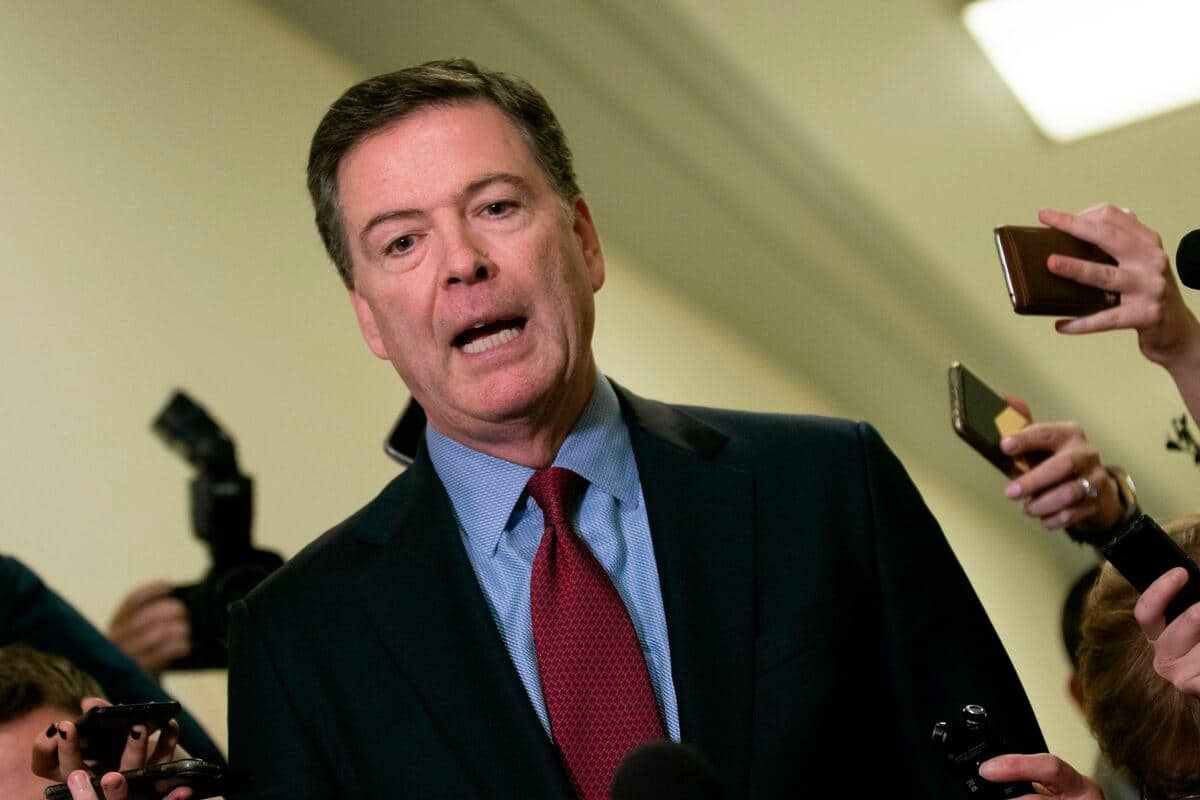Accusé de menaces envers Trump: l’ex-directeur du FBI James Comey se présente à la justice