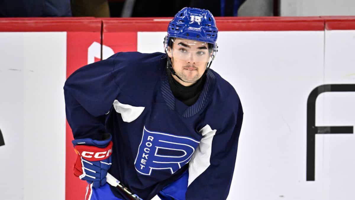 Le CH devrait-il remplacer Roy par Farrell?