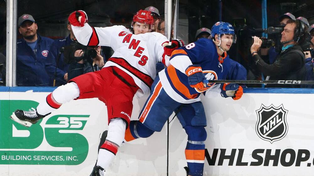 À TVA SPORTS: Hurricanes - Islanders