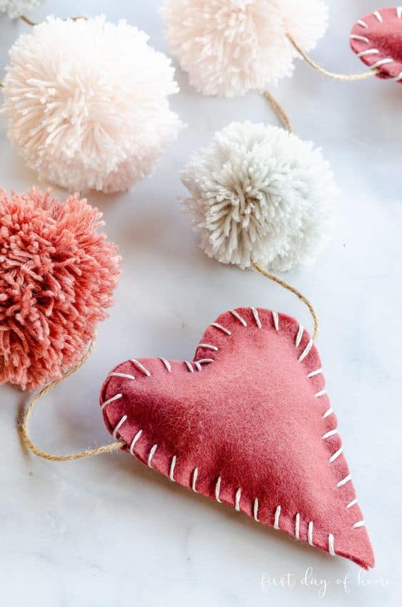 MONCAP – Kit Bricolage Saint-Valentin 18 Pièces : Pochoirs Coeurs, Papiers Colorés, Autocollants – Déco Fenêtre Créatif