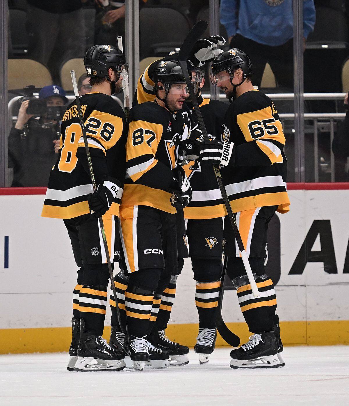 Sidney Crosby d&eacute;passe Mario Lemieux au sommet des marqueurs de l'histoire des Penguins