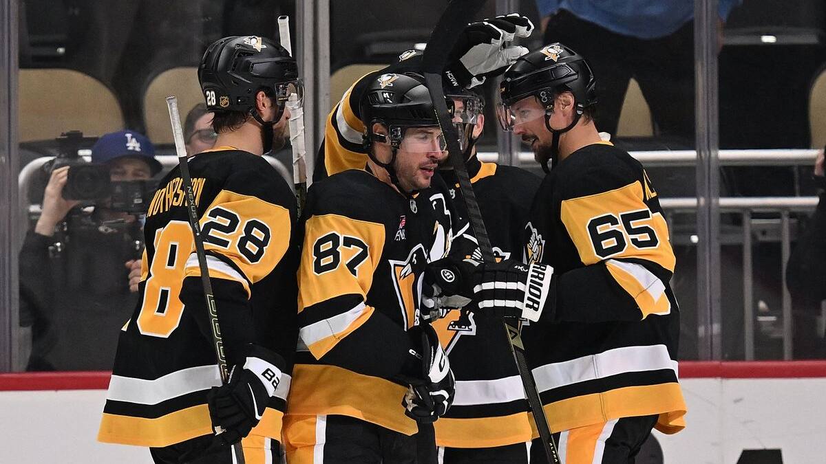 Sidney Crosby dépasse Mario Lemieux au sommet des marqueurs de l'histoire des Penguins