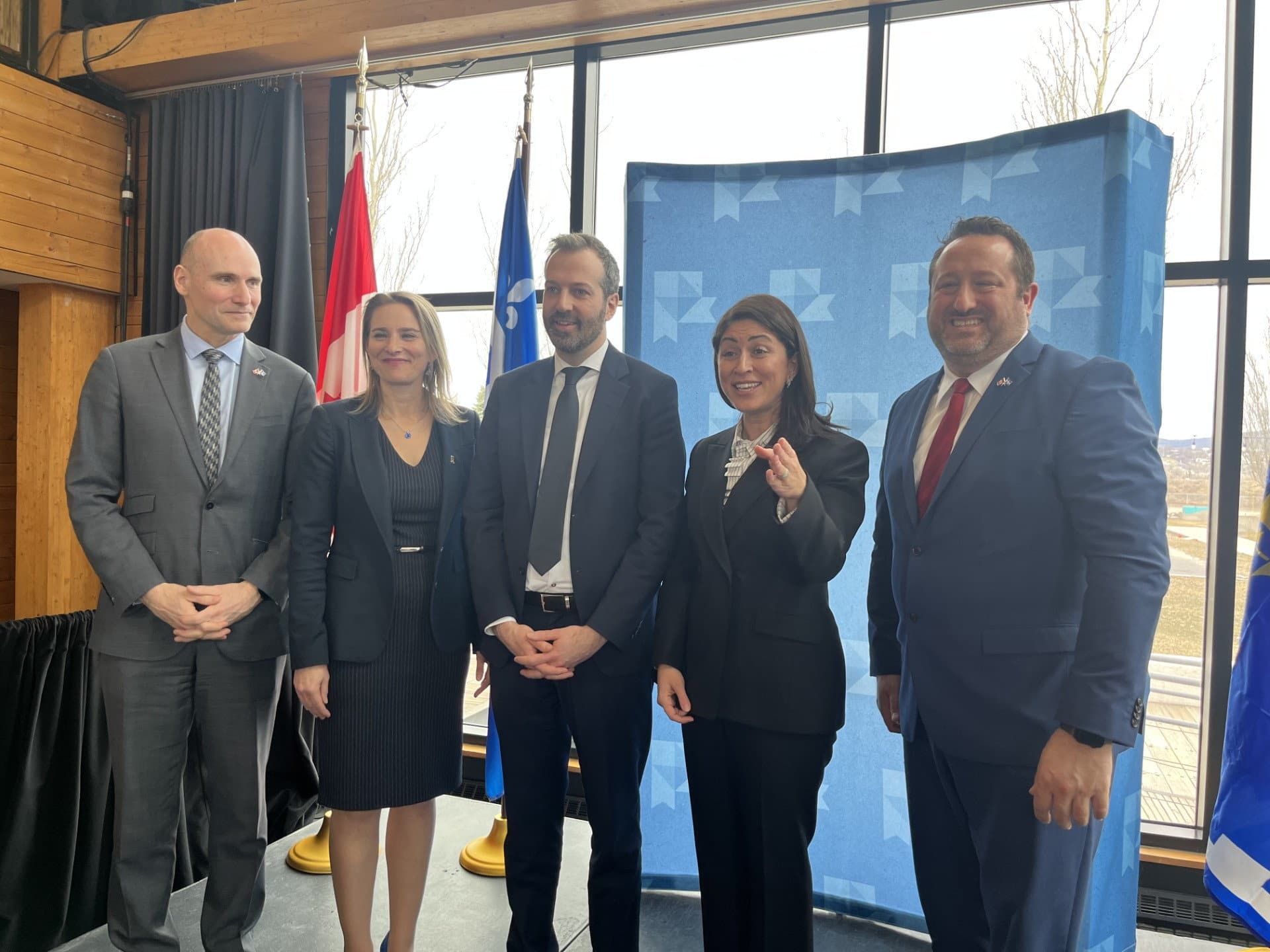Appel à la transparence pour le projet de terminal de conteneurs de QSL
