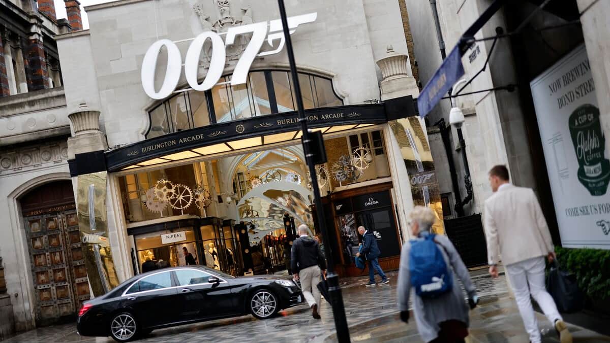 Diarrhées et ITS guettent l’agent secret James Bond