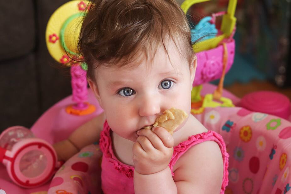 Image principale de l'article Exerciseur bébé : est-ce bon ou mauvais?