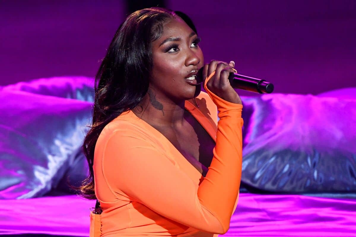 &Eacute;lections en France: Aya Nakamura appelle &agrave; voter &laquo;contre le seul extr&ecirc;me&raquo;