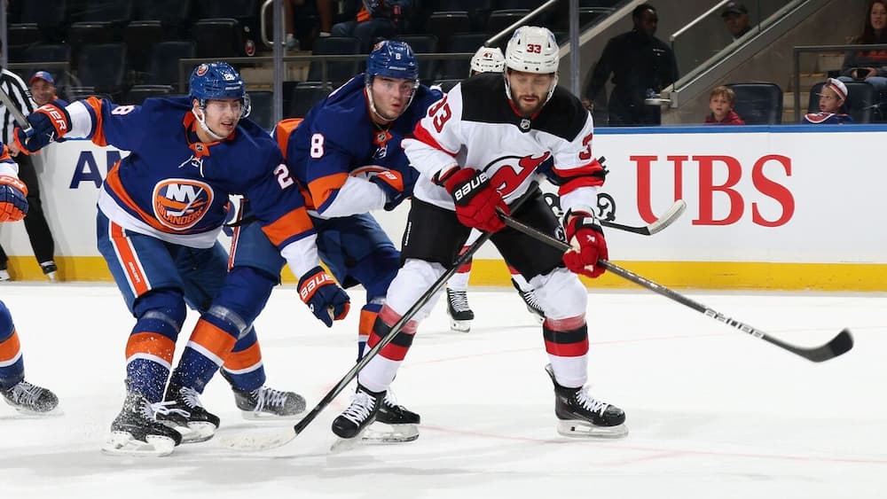 Alexander Romanov regrette le départ de Noah Dobson