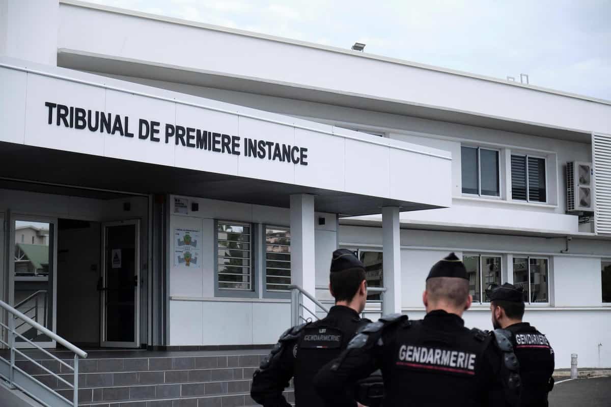 France: sept militants ind&eacute;pendantistes de Nouvelle-Cal&eacute;donie transf&eacute;r&eacute;s en m&eacute;tropole pour y &ecirc;tre incarc&eacute;r&eacute;s