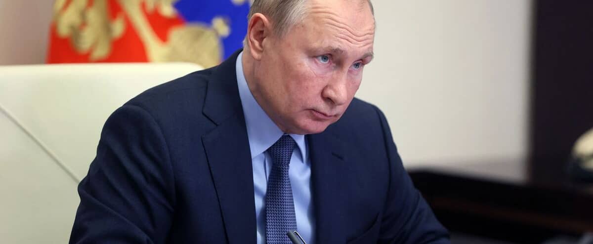 Putin fala sobre “o primeiro passo para o genocídio” no leste da Ucrânia Putin fala sobre “o primeiro passo para o genocídio” no leste da Ucrânia