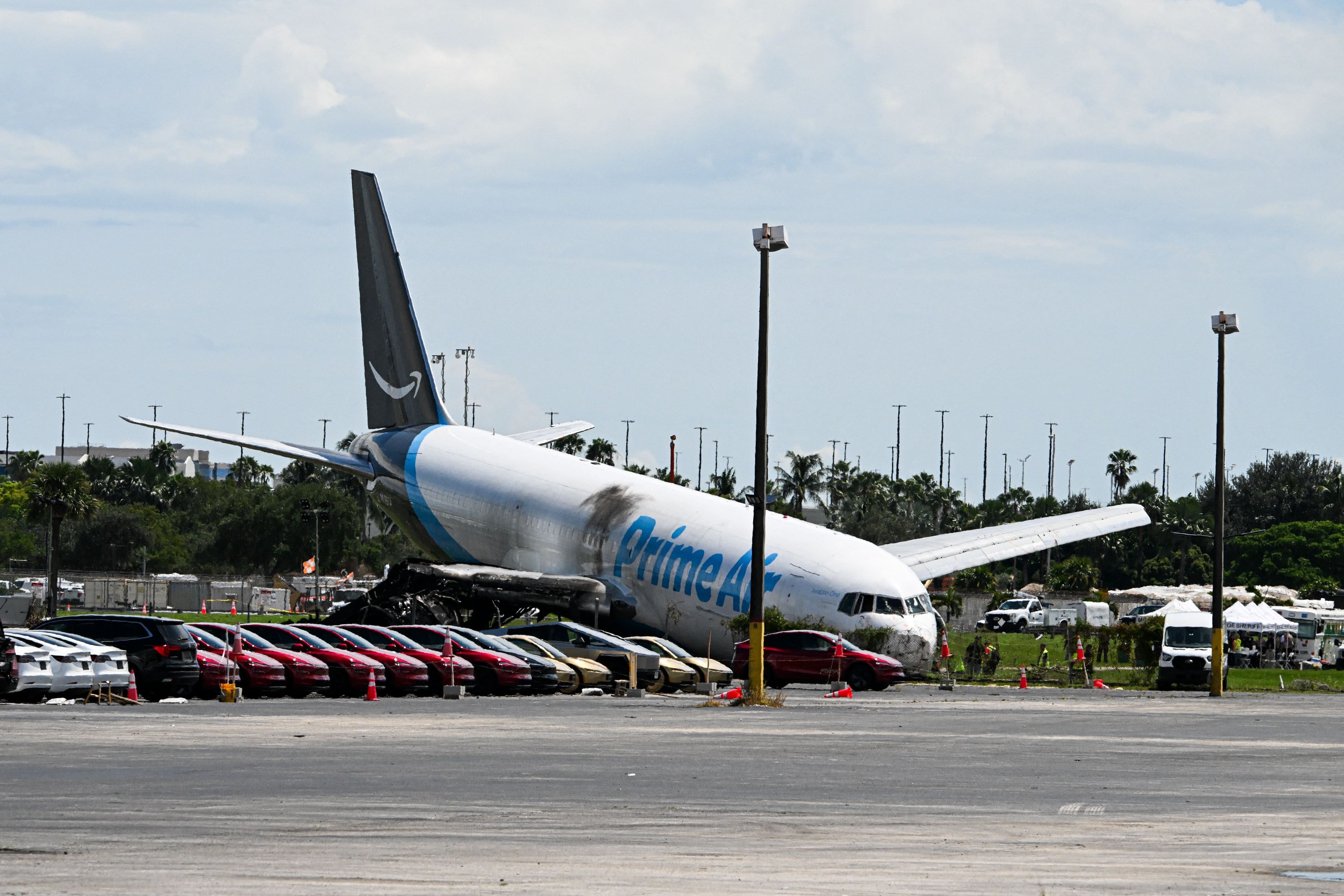 Accident mortel d’avion-cargo à Miami: les pilotes du vol sortis de l’hôpital