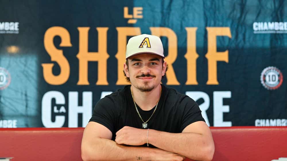 Échange de Laine: Xhekaj ne croyait pas sa mère