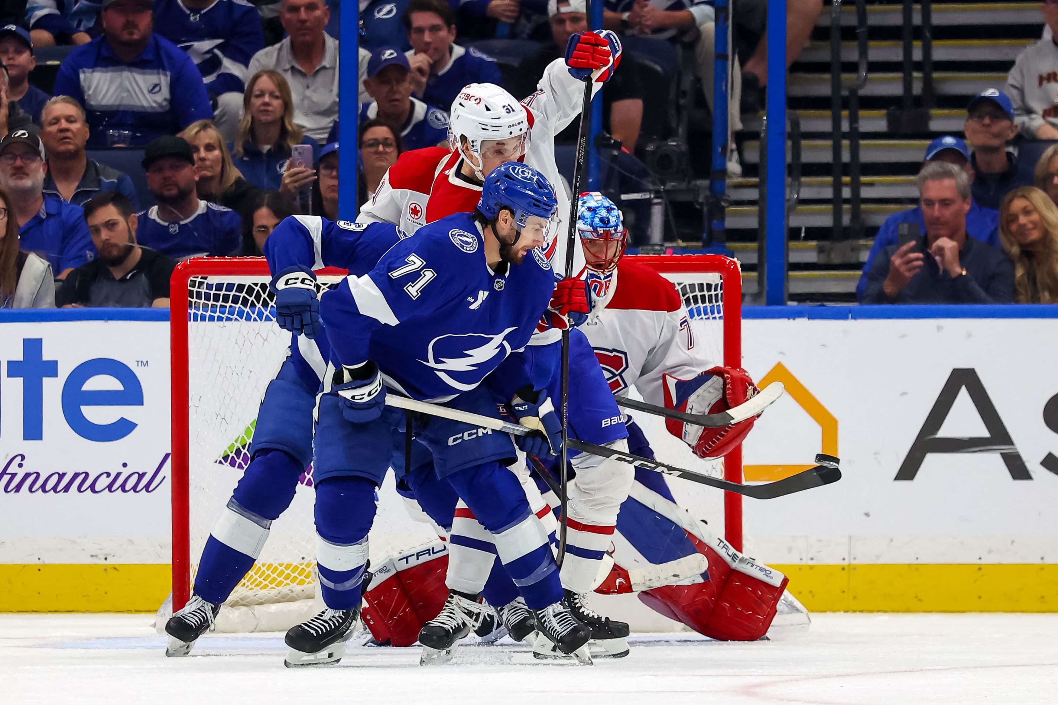 Ce n’était pas une illusion d’optique: Cole Caufield, Nick Suzuki et Juraj Slafkovsky ont été neutralisés à forces égales dans le premier match face au Lightning