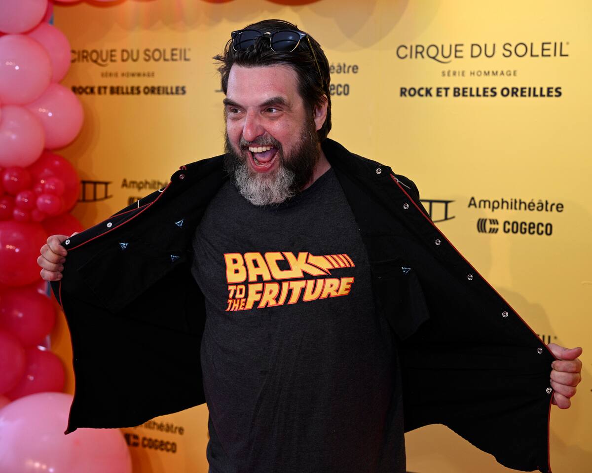 [PHOTOS]  Descubre los looks veraniegos de nuestras estrellas en la alfombra roja del espectáculo homenaje a RBO firmado por el Cirque du Soleil 