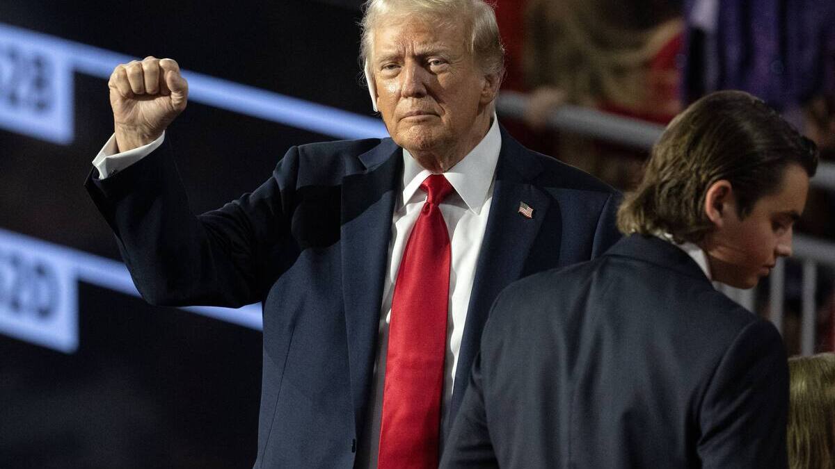 Trump repart en campagne contre un Biden ultra fragilisé