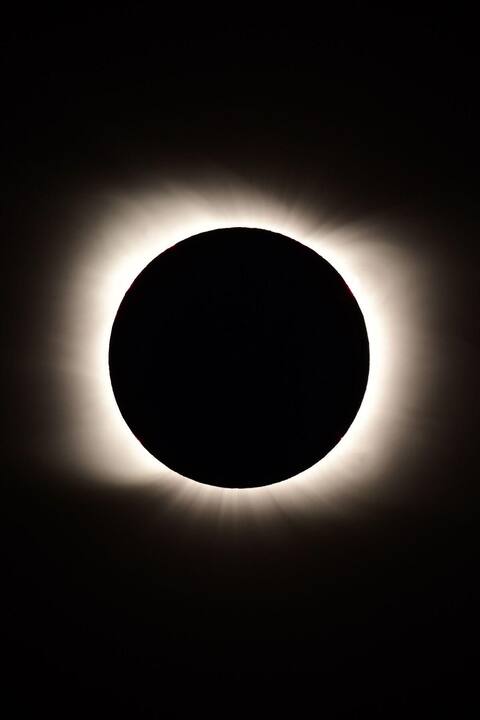 Eclipse solar total: el sur de Chile y Argentina cayeron en la oscuridad