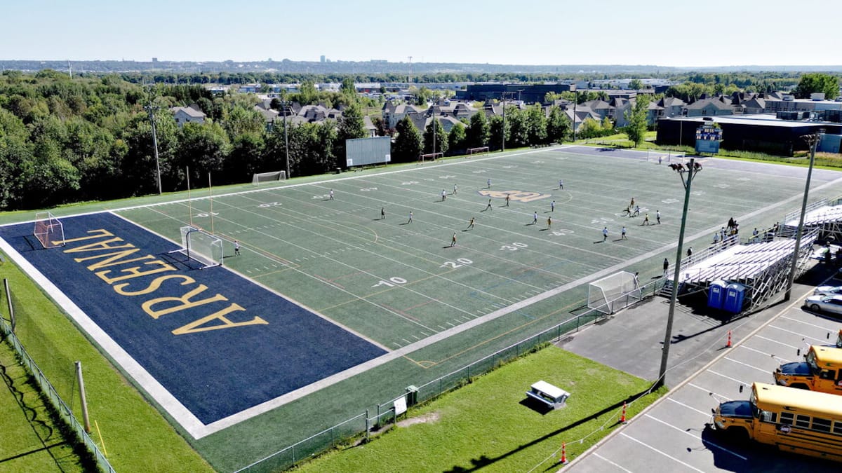 Coup de théâtre: les footballeurs de l’Académie Saint-Louis auront droit à leur annonceur maison pour toute la saison