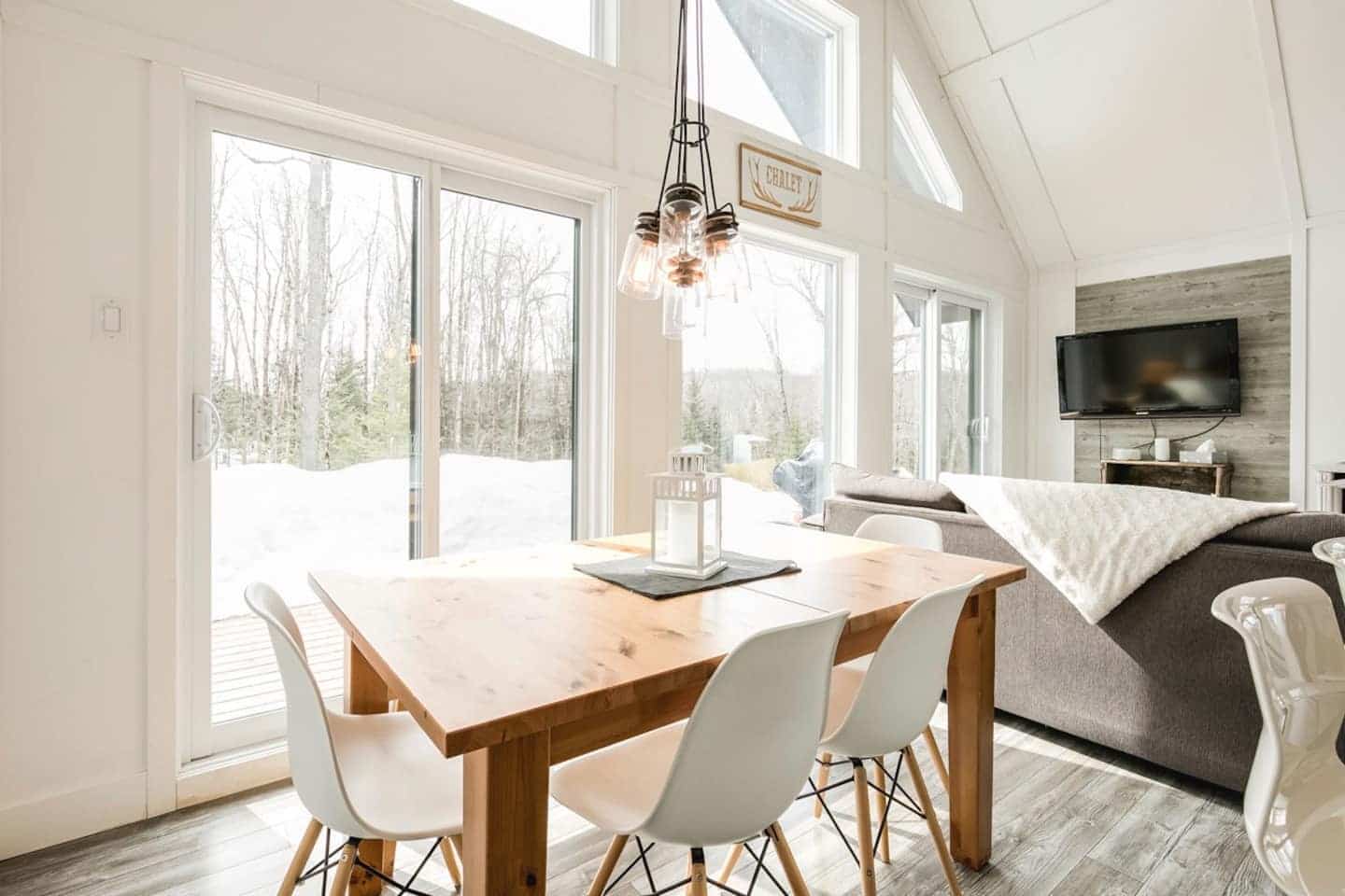 Un chalet champêtre avec un spa, à louer à SaintAdolphed’Howard Silo 57