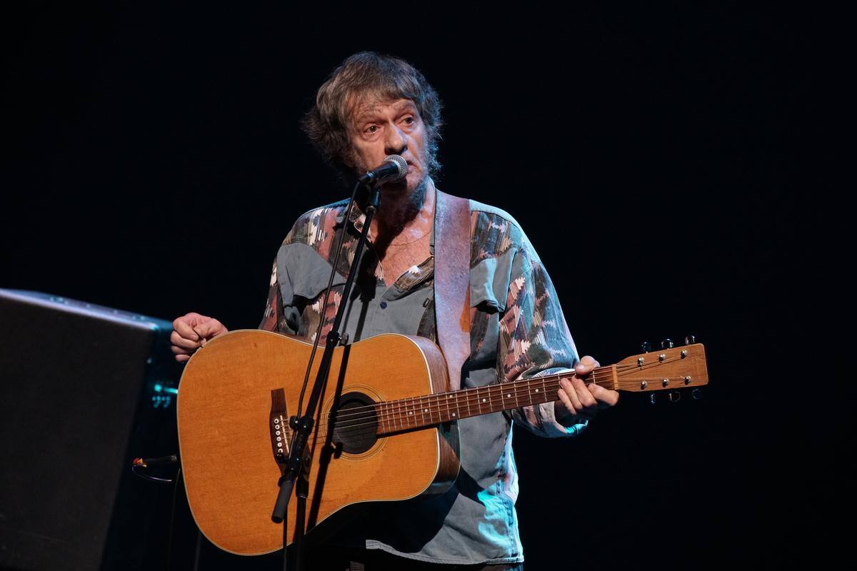 Plume Latraverse L Intelligence Du Verbe Jdm Check out who covered the song and in which years it was played and how often! plume latraverse l intelligence du