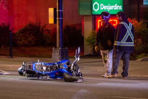 A man was seriously injured following a collision on rue Notre-Dame Est in Montreal, at the corner of rue Georges-Bizet.