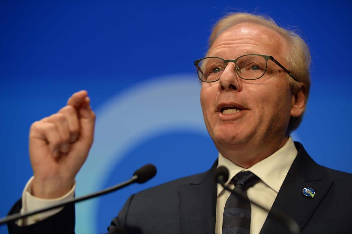 Accusations d’Amnistie internationale: Jean-François Lisée dénonce l'inaction du Collège des médecins