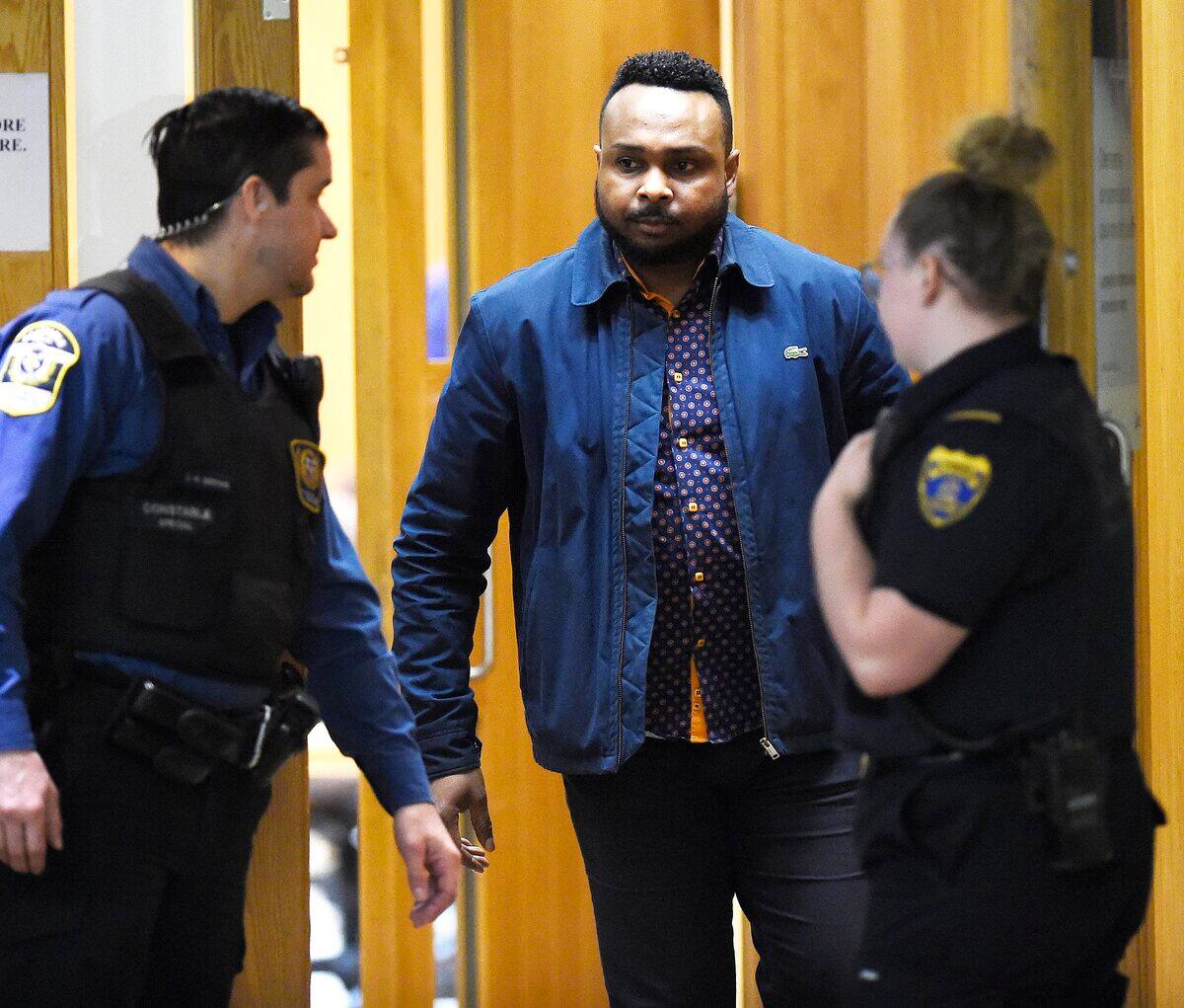 Paul Mukendi remis en liberté pendant son appel TVA Nouvelles