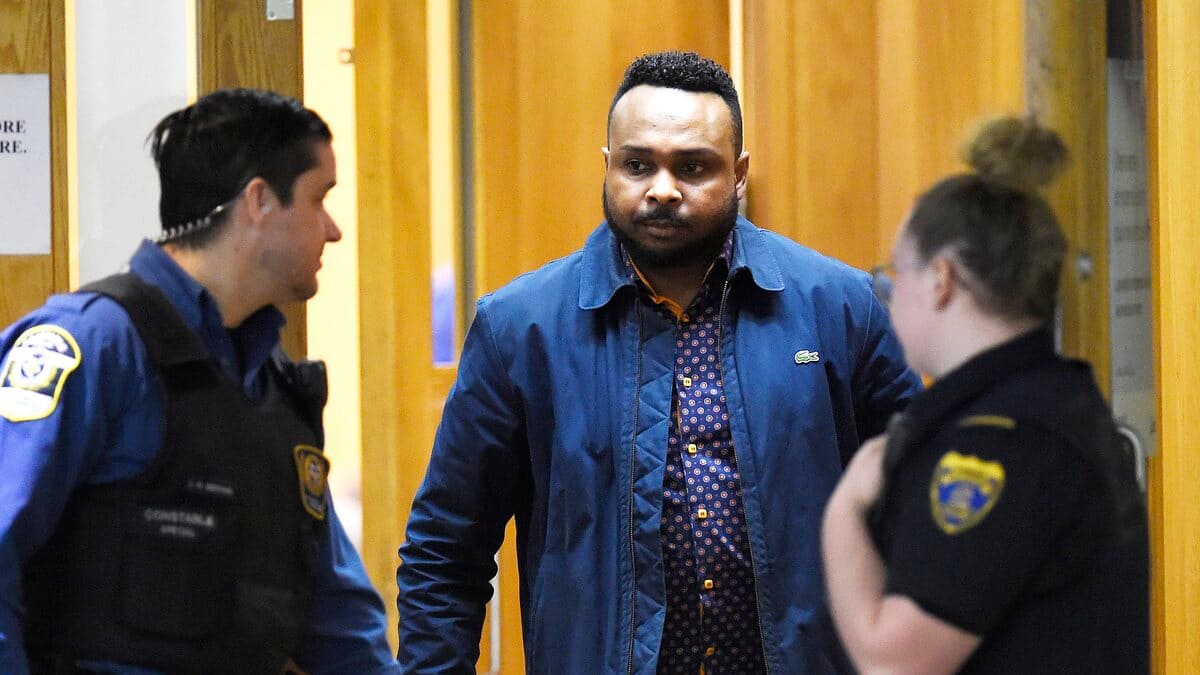 Paul Mukendi remis en liberté pendant son appel TVA Nouvelles