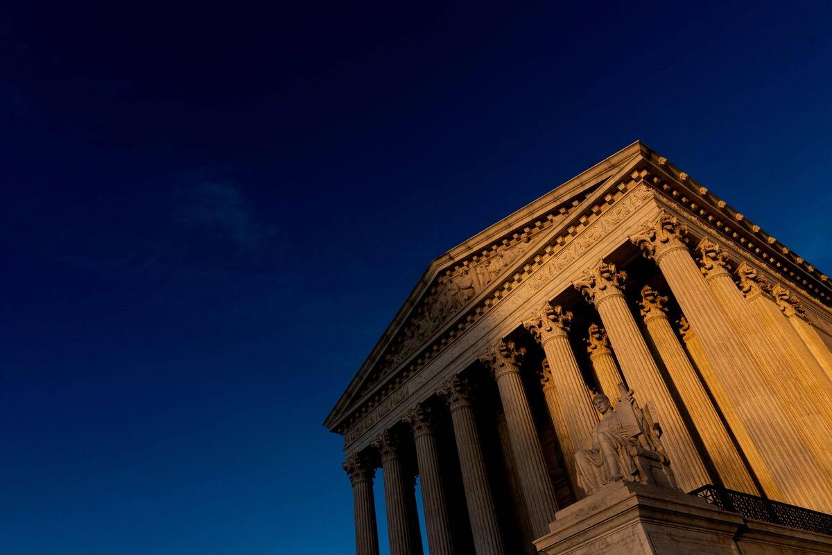 La Cour supr&ecirc;me enterre un d&eacute;cret migratoire contest&eacute; de Trump