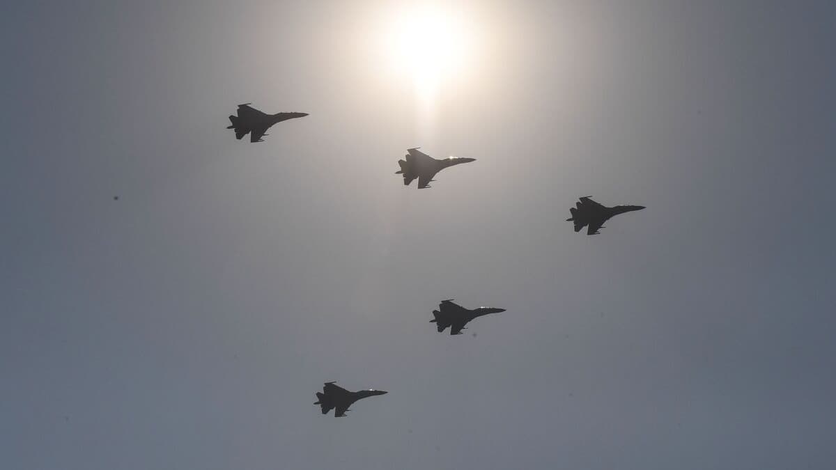 Taiwan discovered 103 Chinese warplanes around the island Taiwan discovered 103 Chinese warplanes around the island
