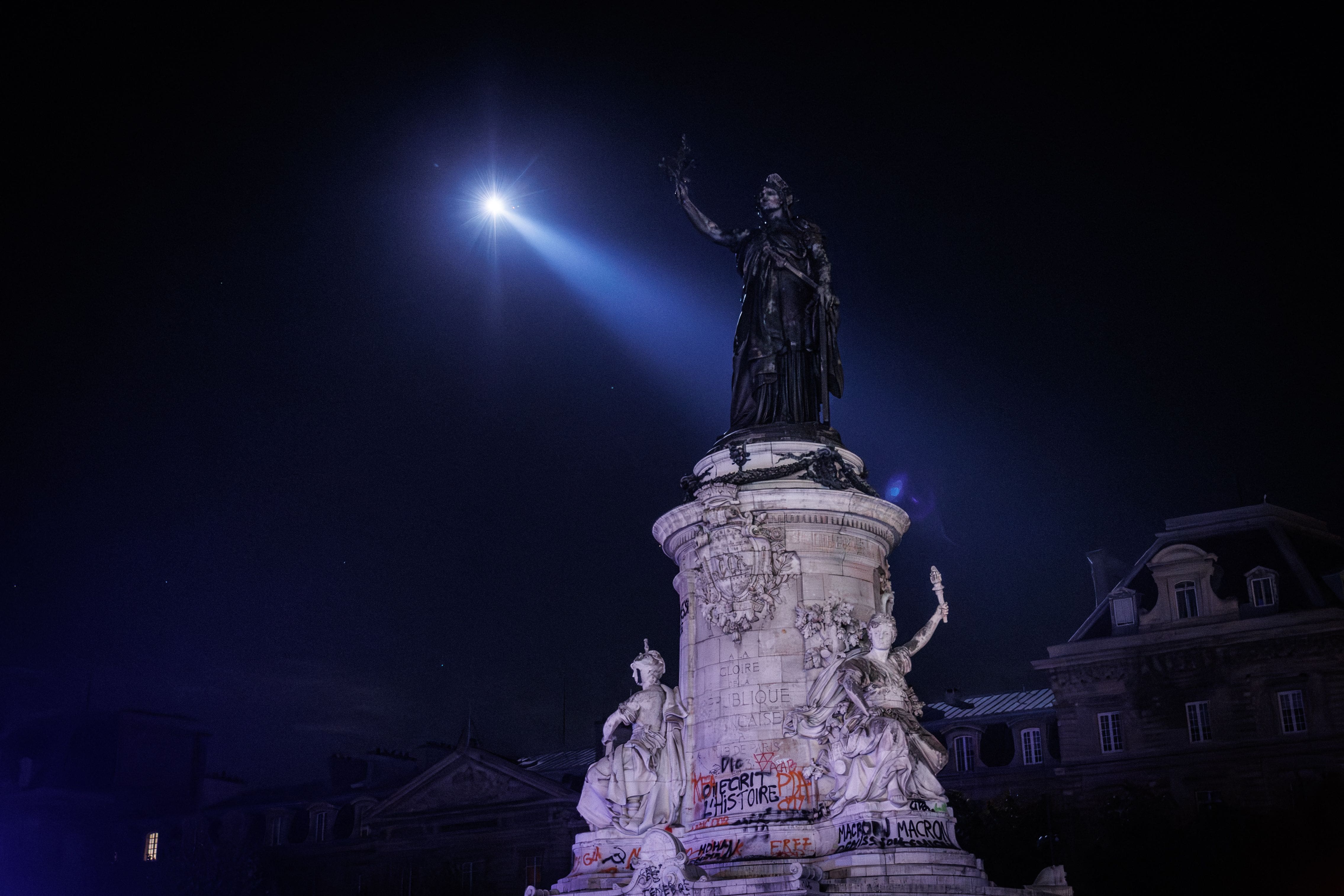 Couvre-feu dans certains secteurs de Paris toutes les nuits jusqu'à lundi matin