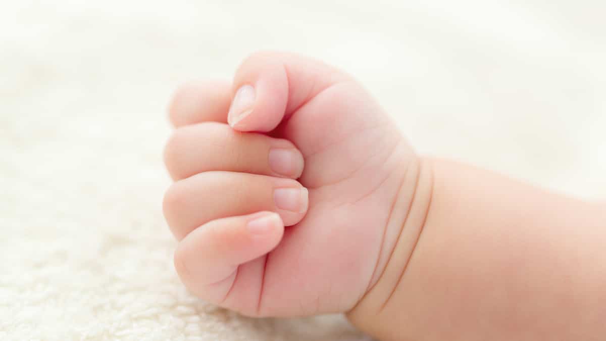 Un bébé meurt étouffé pendant que sa mère accouche à l’hôpital