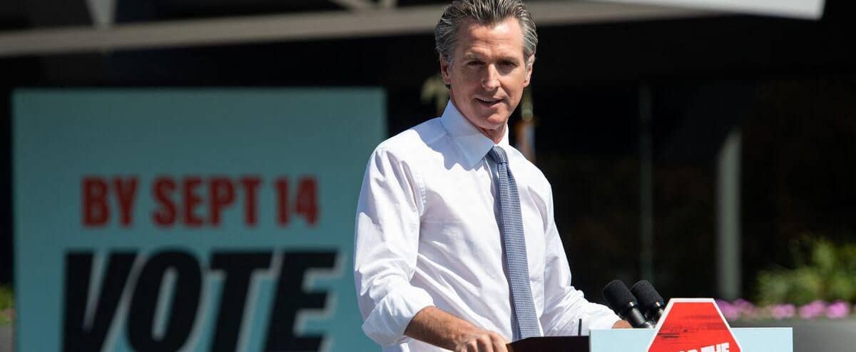 Californie: victoire pour le camp démocrate et le gouverneur, qui remporte le référendum