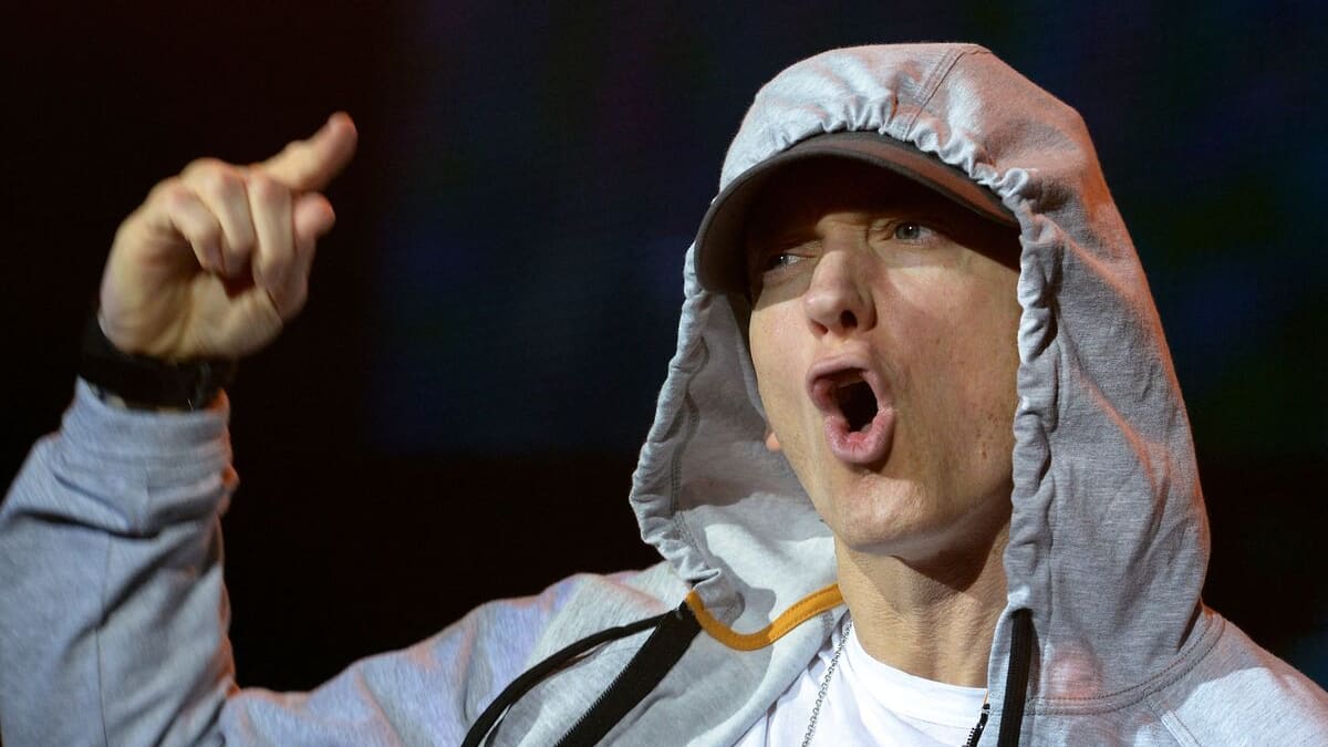 Eminem annonce la sortie d’un nouvel album, «The Death of Slim Shady (Coup De Grâce)», cet été après une apparition au repêchage de la NFL