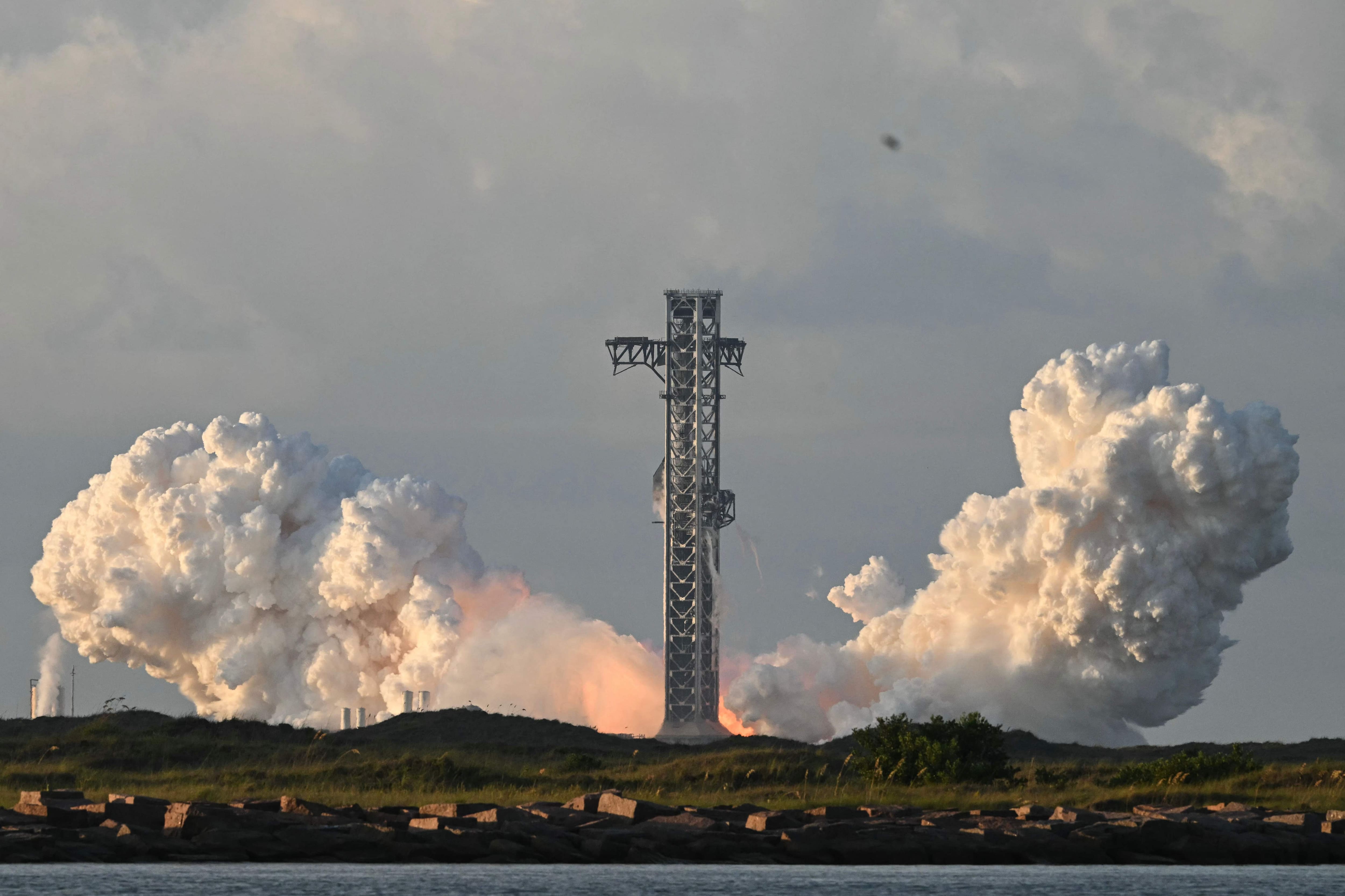 La mégafusée Starship d'Elon Musk signe son premier vol en orbite