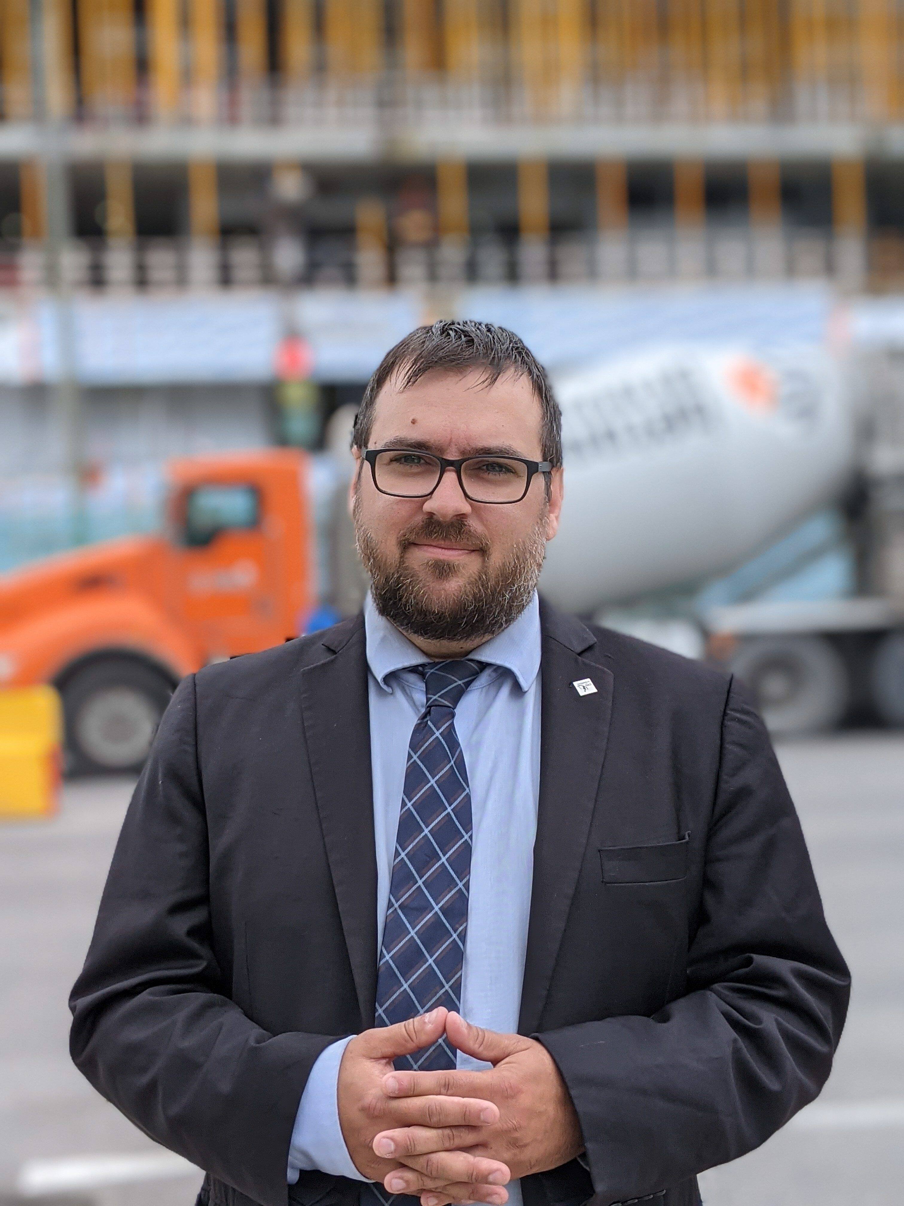 Le porte-parole du CHU de Québec, Jean-Thomas Grantham, précise que le risque de contamination pour la quarantaine de patients visée est faible.