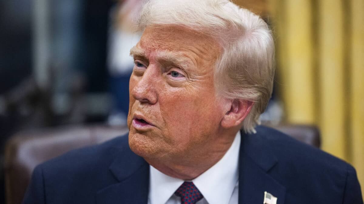 Pied au plancher, Trump entame son deuxième jour de mandat