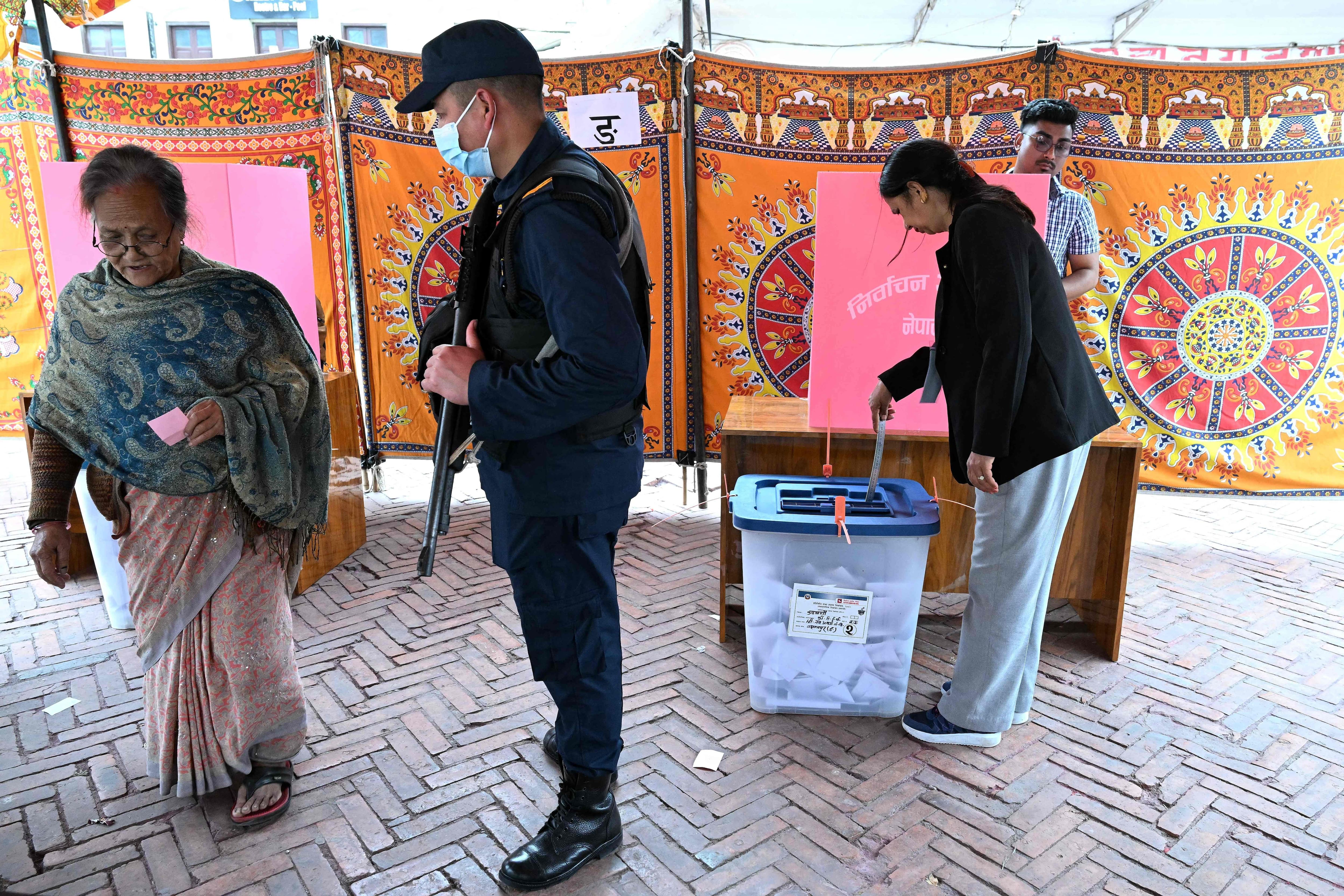 Les N&eacute;palais votent pour un scrutin crucial six mois apr&egrave;s le soul&egrave;vement de la G&eacute;n&eacute;ration Z