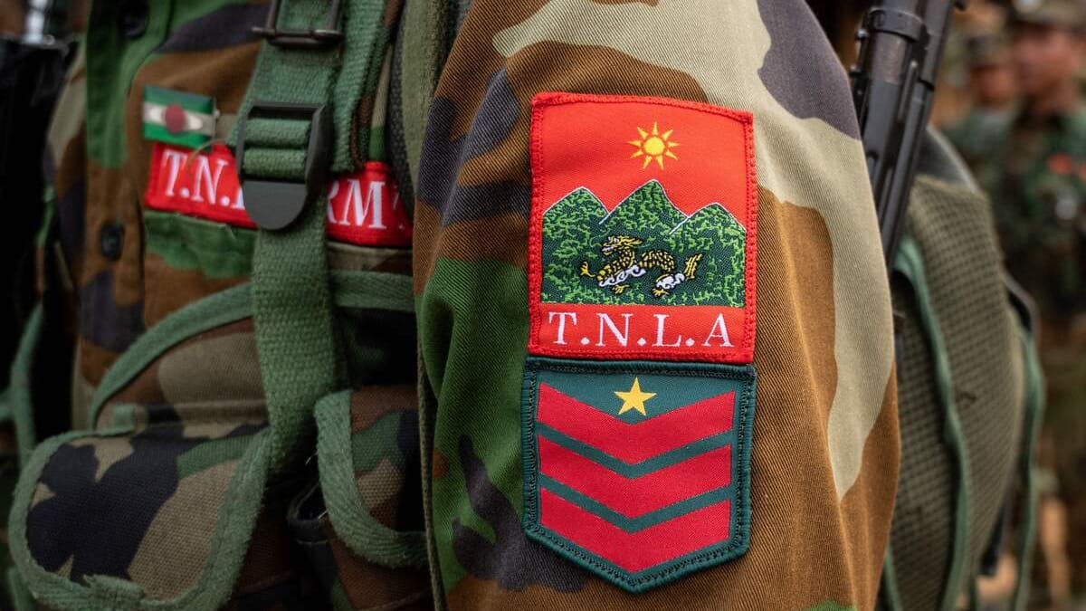 Burma: Ethnic minority fighters seize town Burma: Ethnic minority fighters seize town