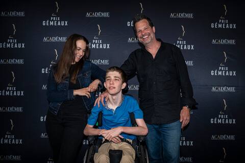 Cathleen Rouleau and Antoine Parent-Bédard who star in “About Antoine” and Sylvain Parent-Bédard, who produces the series available on Club illico. Antoine is also nominated in the category of best supporting role: comedy or dramatic comedy.