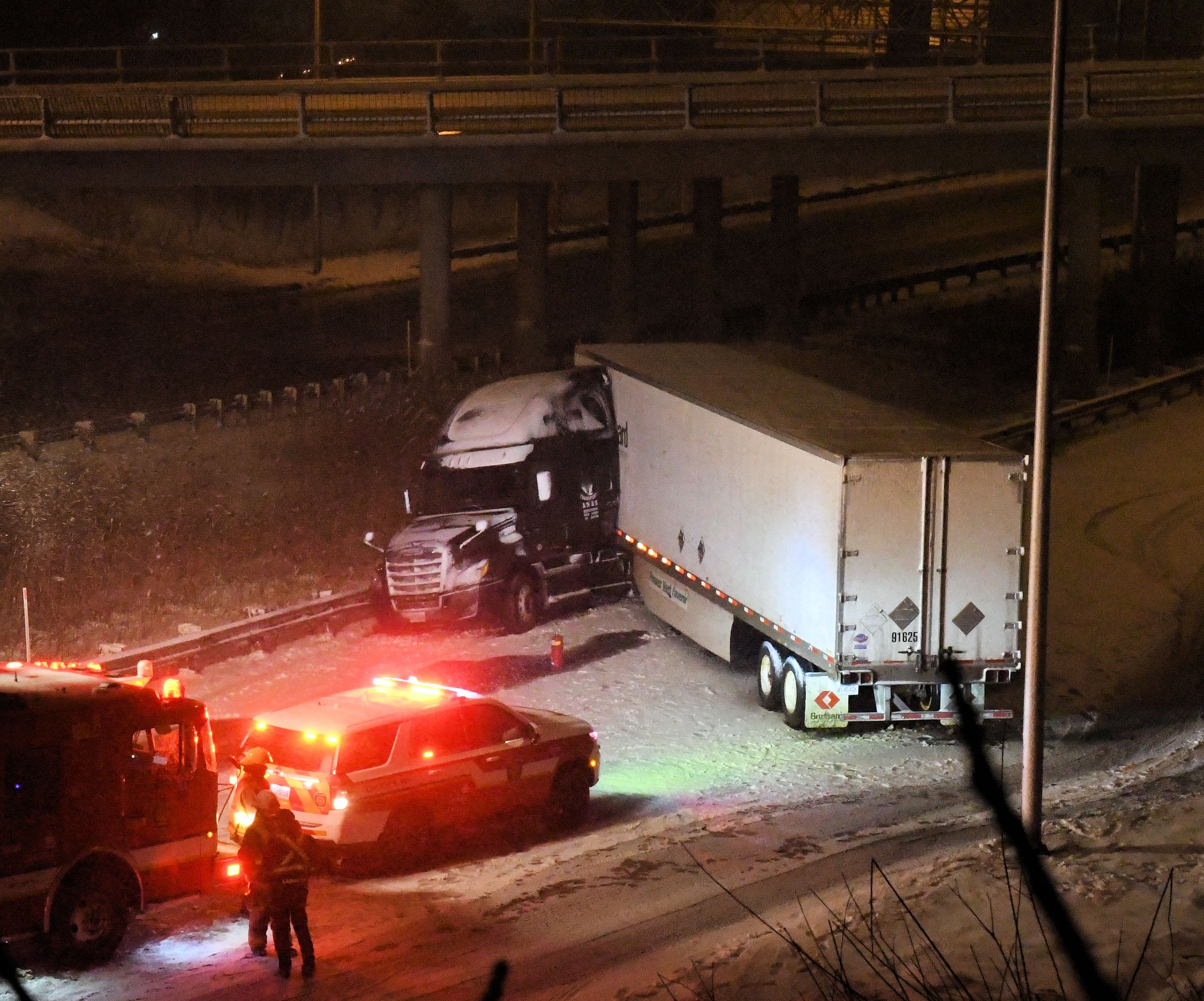 Conditions routières difficiles: mise en portefeuille d’un 53 pieds à Beauport