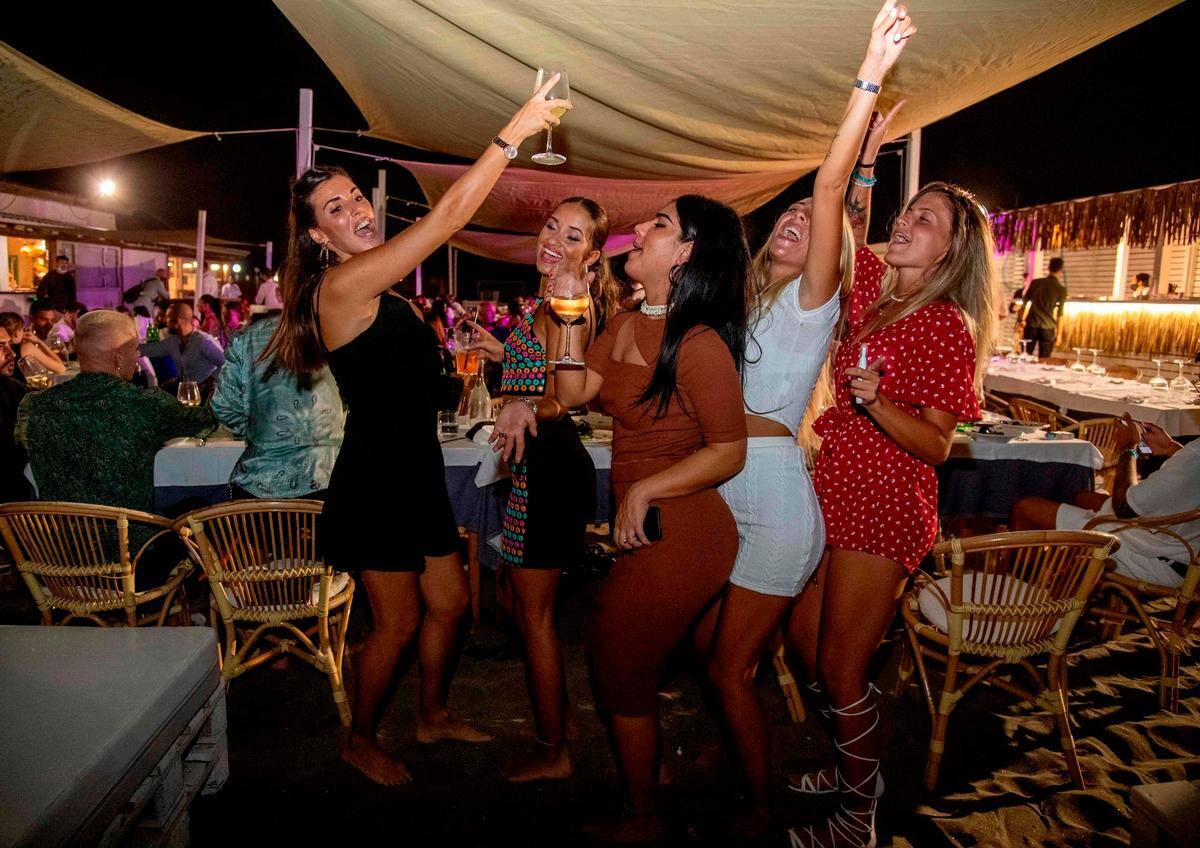 En Italie, le coronavirus voyage avec les vacanciers | TVA Nouvelles