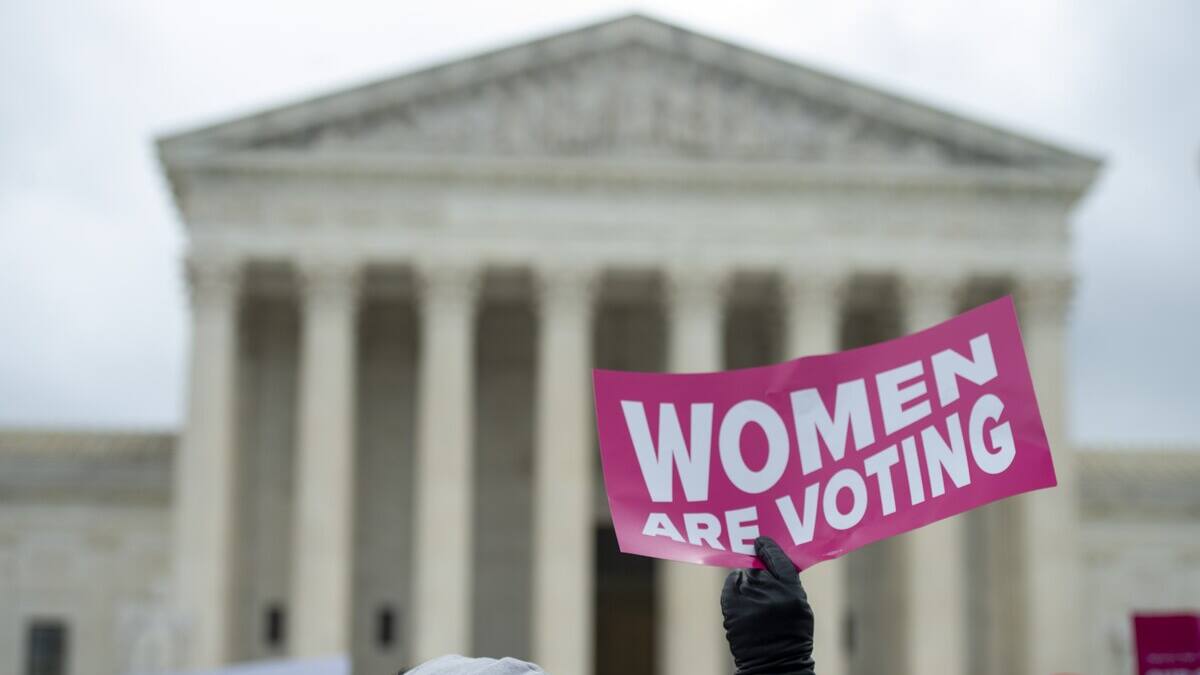 À quelques jours d'un vote, les élus démocrates américains défendent le droit à l'avortement