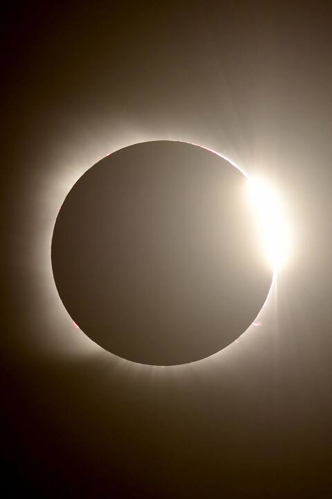 Eclipse solar total: el sur de Chile y Argentina cayeron en la oscuridad