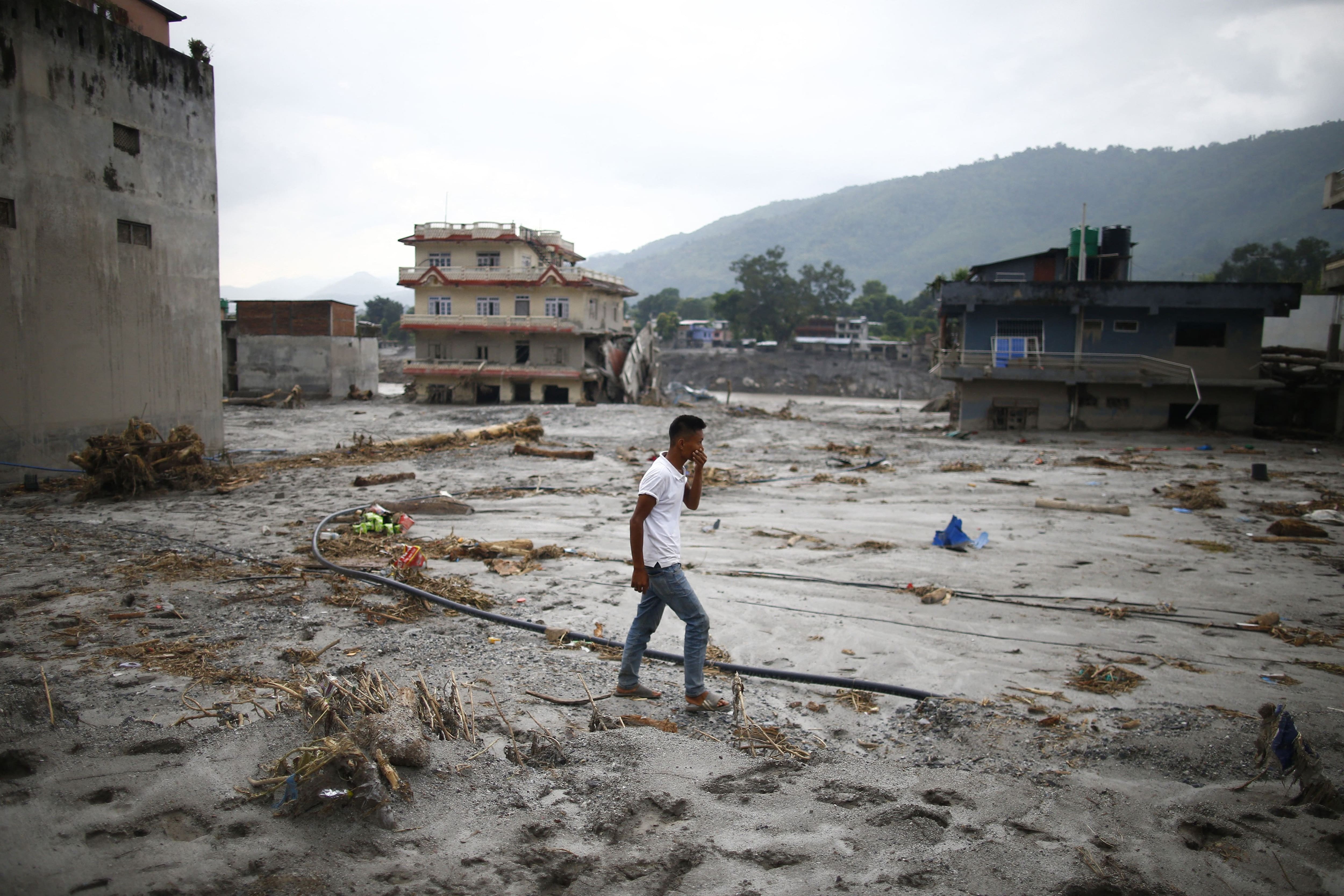 Crues meurtrières dans l'Himalaya: le Népal invoque le changement climatique