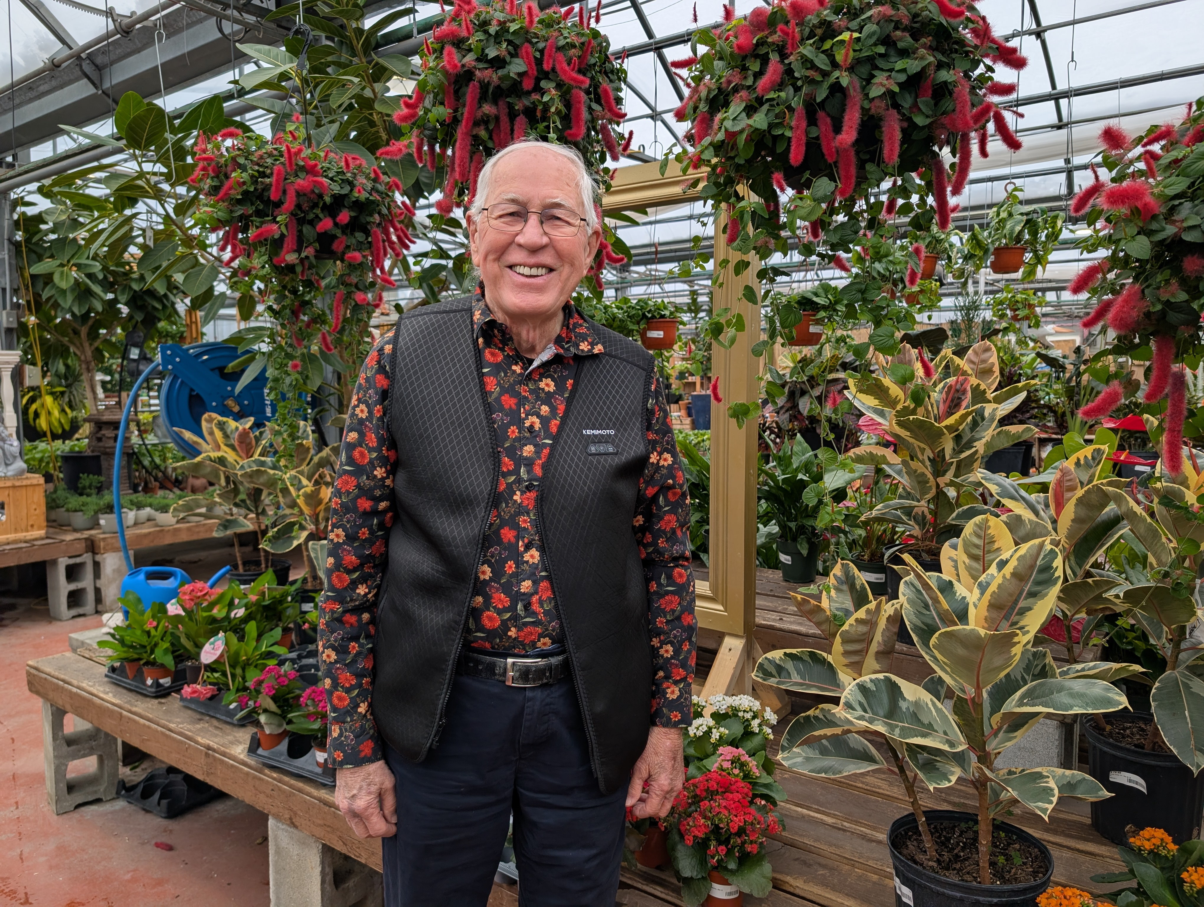 «Le bonheur, c’est d’échanger»: à 89 ans, il visite encore son magasin tous les jours